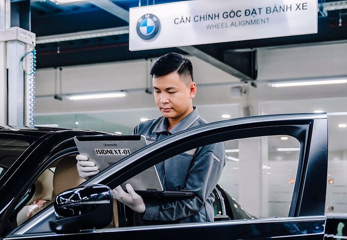 Bảo dưỡng sửa chữa xe với dịch vụ chính hãng. Ảnh: BMW
