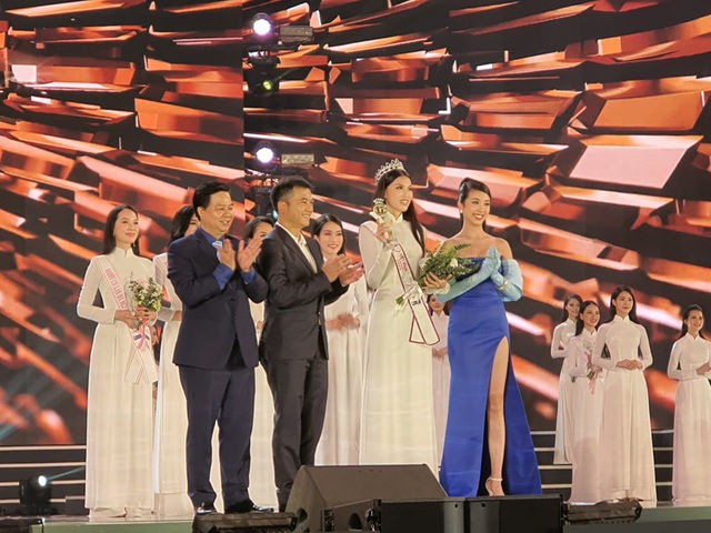 Tân Hoa hậu Đỗ Thị Hà trả lời ứng xử thế nào? - 3