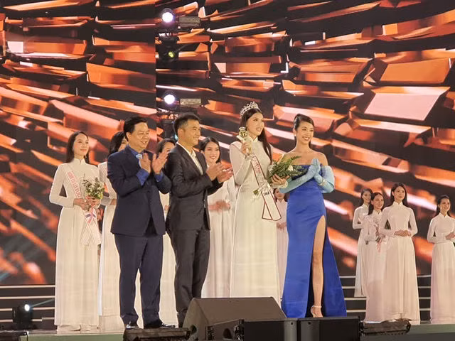 Tân Hoa hậu Đỗ Thị Hà trả lời ứng xử thế nào? - 3