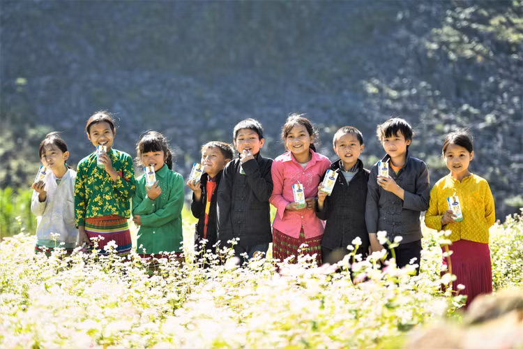 Các chương trình chăm sóc dinh dưỡng thông qua sữa cho trẻ em được Vinamilk đặc biệt đẩy mạnh trong năm 2020.