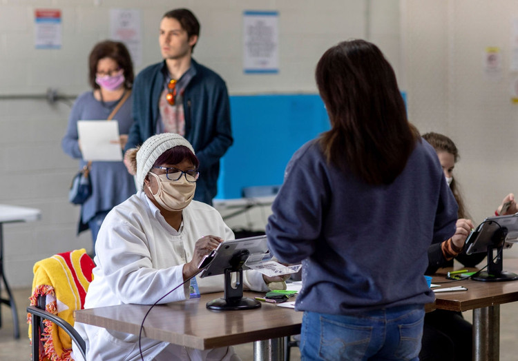 Quang cảnh tại một điểm bỏ phiếu ở Taylorsville, Georgia. Ảnh: AP.