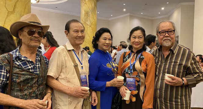 Hội Điện ảnh chưa thể bầu Chủ tịch, nóng lại vụ cổ phần hóa hãng phim - ảnh 2