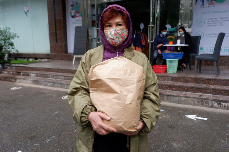 Sau ATM gạo, Hà Nội có thêm siêu thị 0 đồng để giúp đỡ hoàn cảnh khó khăn - 12