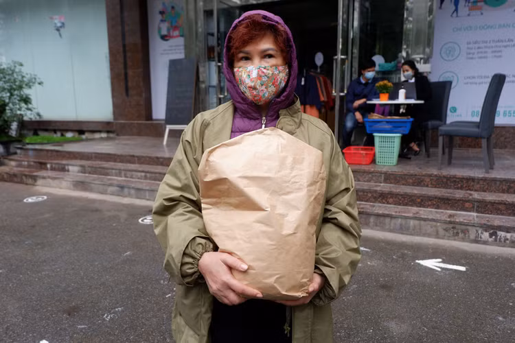 Sau ATM gạo, Hà Nội có thêm siêu thị 0 đồng để giúp đỡ hoàn cảnh khó khăn - 12