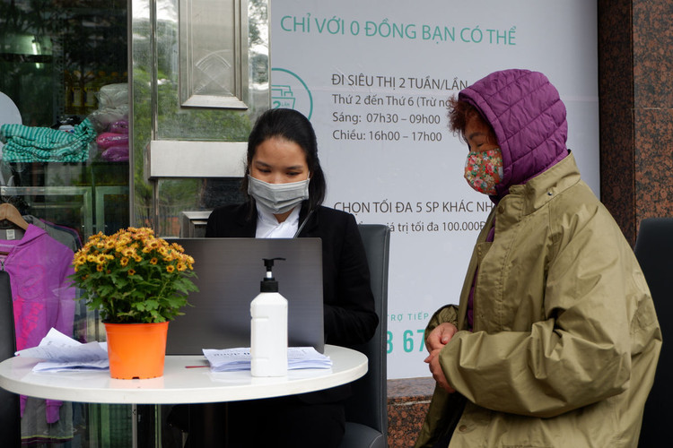 Sau ATM gạo, Hà Nội có thêm siêu thị 0 đồng để giúp đỡ hoàn cảnh khó khăn - 7