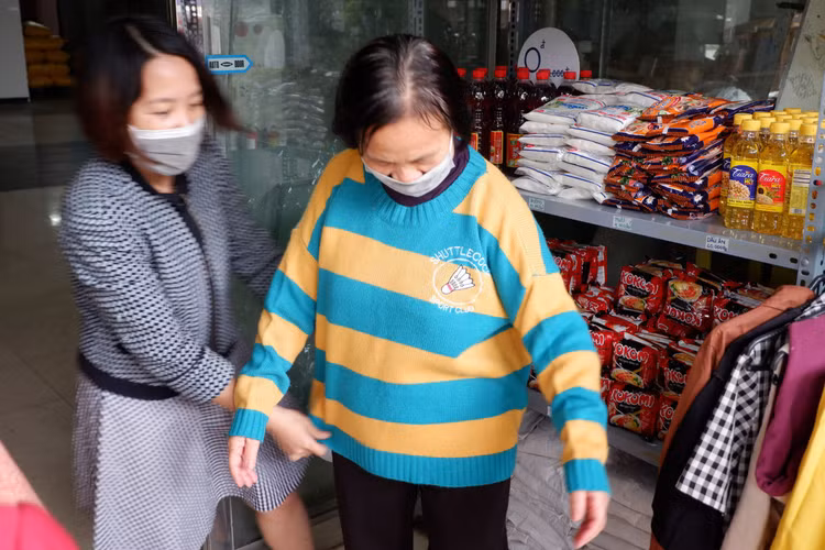 Sau ATM gạo, Hà Nội có thêm siêu thị 0 đồng để giúp đỡ hoàn cảnh khó khăn - 5