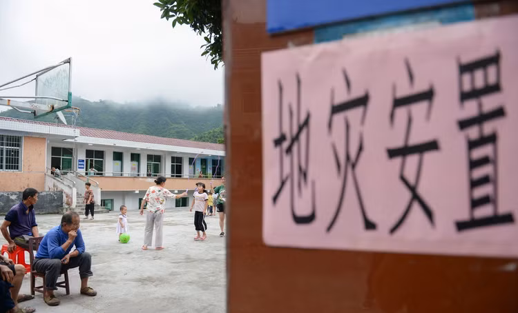 Sông dài nhất Trung Quốc “oằn mình” vì lũ lụt nghiêm trọng - 12