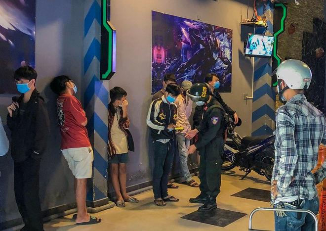 De xuat phat nhom thanh nien to chuc an nhau anh 1