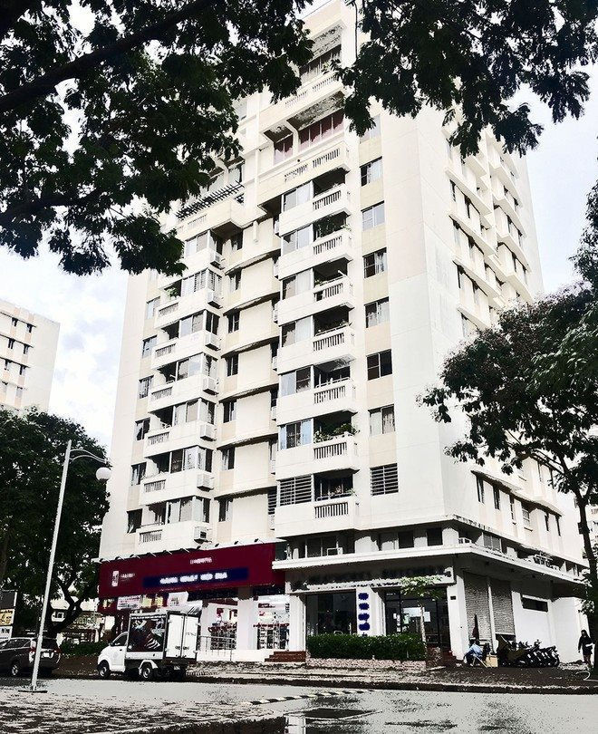 Khu nhà nơi có căn hộ bà Ngân bẻ khóa, xâm nhập trái phép ẢNH: KHẢ HÒA