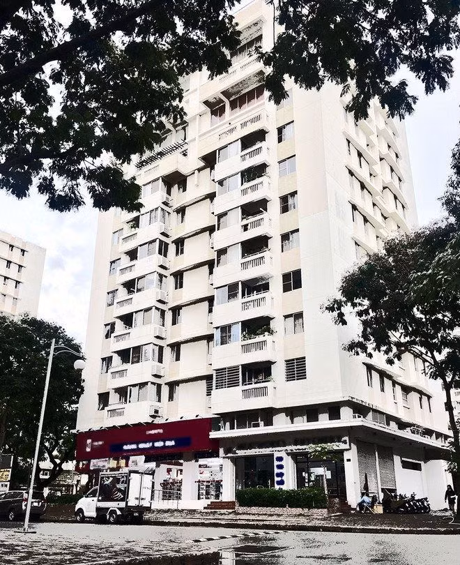 Khu nhà nơi có căn hộ bà Ngân bẻ khóa, xâm nhập trái phép ẢNH: KHẢ HÒA