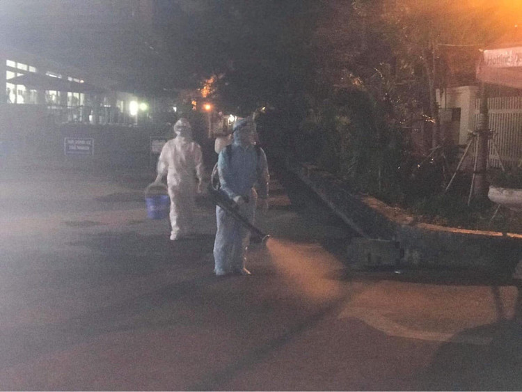 Từ 20h tối ngày 19/8, Bệnh viện E dừng tiếp nhận khám chữa bệnh: Bộ Y tế làm việc ngay trong đêm về công tác chống dịch COVID-19 ảnh 2