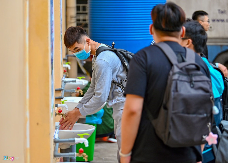 Hang nghin sinh vien tro lai truong sau ky nghi gan 2 thang hinh anh 4 3_zing.jpg
