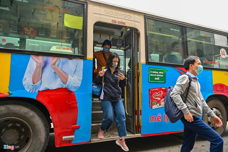 Hang nghin sinh vien tro lai truong sau ky nghi gan 2 thang hinh anh 9 10_zing.jpg