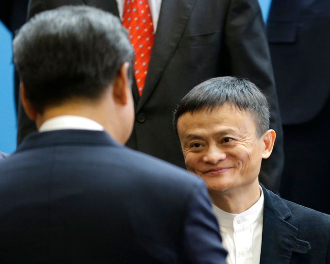 Jack Ma chạm mặt ông Tập năm 2015. Ảnh: TED S. WARREN/PRESS POOL