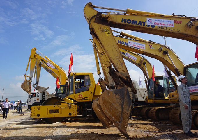 Công trường thi công cao tốc Mai Sơn - Quốc lộ 45 ở Thanh Hóa. Ảnh: Lê Hoàng.