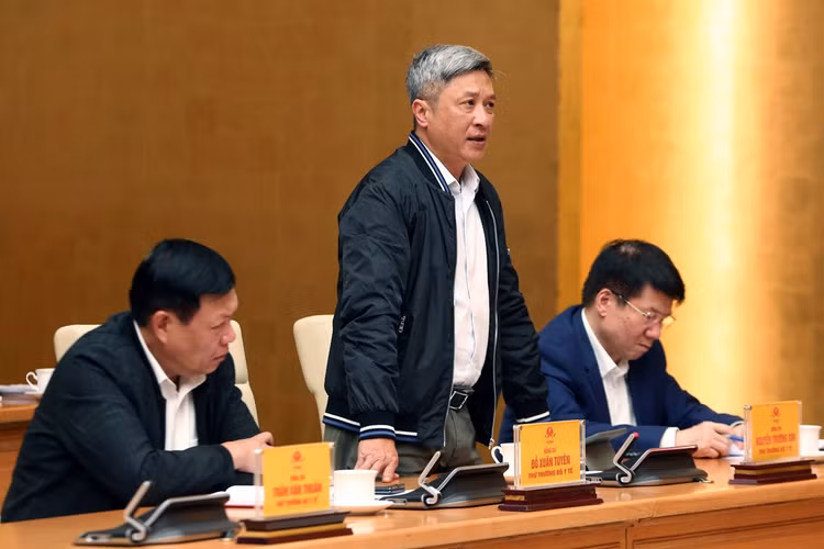 giam sat phong, chong dich Covid-19 tren chuyen bay giai cuu anh 1