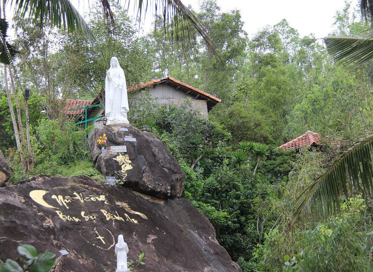 Nguyên Chủ tịch Mặt trận tổ quốc tỉnh xây nhà trái phép trên núi - 1