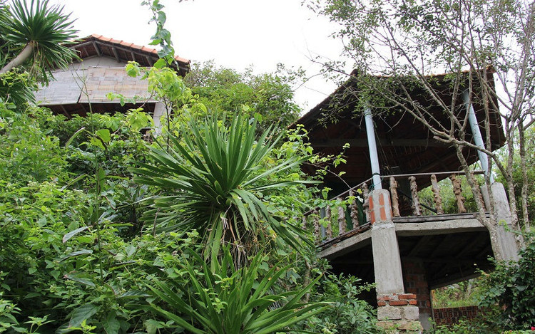 Nguyên Chủ tịch Mặt trận tổ quốc tỉnh xây nhà trái phép trên núi - 2