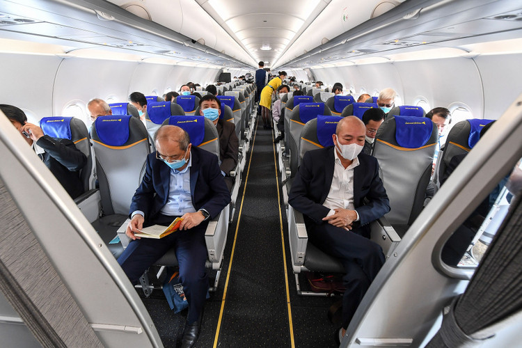 chuyen bay dau tien cua hang hang khong anh 3