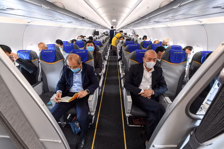 chuyen bay dau tien cua hang hang khong anh 3