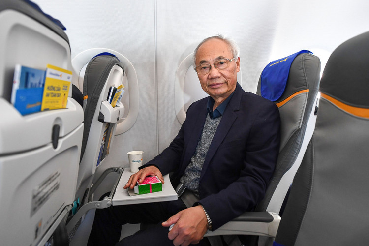 chuyen bay dau tien cua hang hang khong anh 4