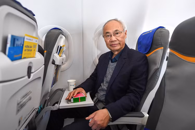 chuyen bay dau tien cua hang hang khong anh 4