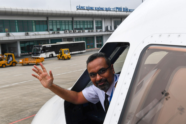 chuyen bay dau tien cua hang hang khong anh 13