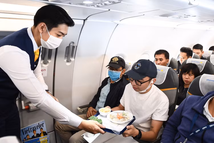 chuyen bay dau tien cua hang hang khong anh 8