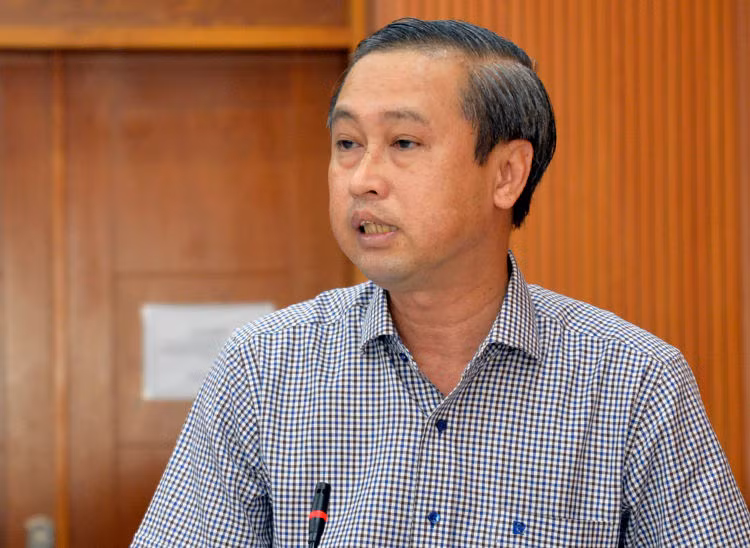 Giám đốc Sở Nội vụ Huỳnh Thanh Nhân phát biểu tại buổi làm việc sáng nay. Ảnh: Hữu Công.