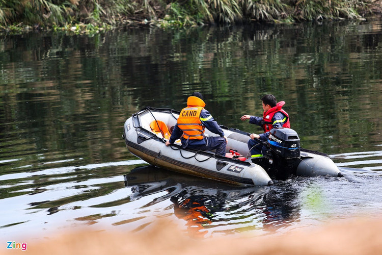 nu sinh mat tich anh 4