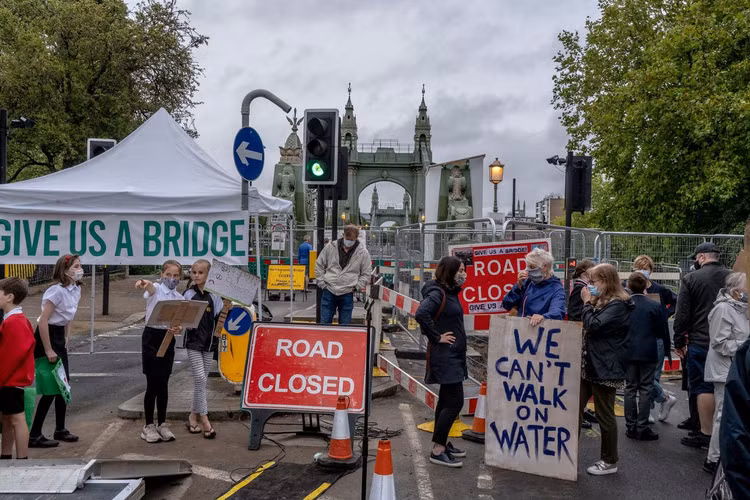 cau London sup do anh 2