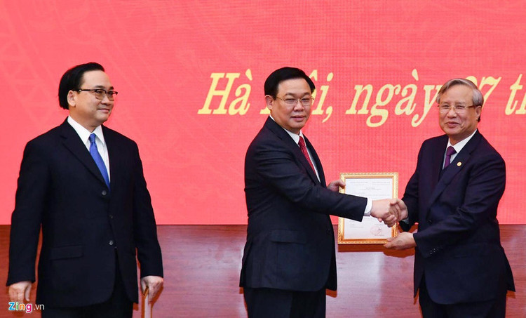 Tan Bi thu Ha Noi Vuong Dinh Hue: Vinh du lon, trach nhiem nang ne hinh anh 2 8537f4fd4823b07de932_zing.jpg