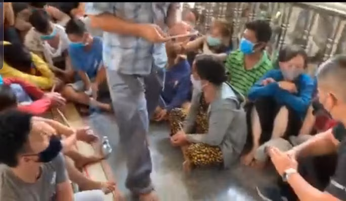 CLIP: Bao vây khu vực 1 nghĩa trang gia tộc, tóm nhiều giang hồ đang sát phạt - Ảnh 1.