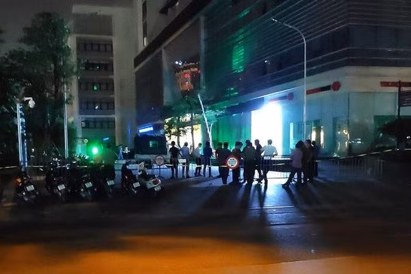 Danh tính&nbsp;đôi&nbsp;nam nữ rơi từ tầng cao chung cư ở Hà Nội xuống đất tử vong