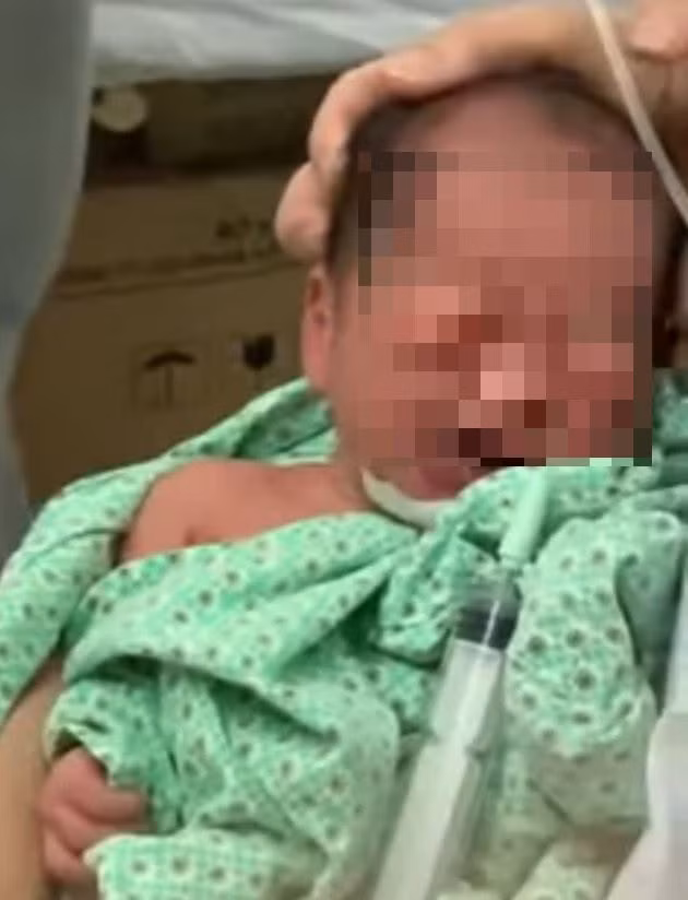 Bé sơ sinh bị bỏ rơi 3 ngày giữa trời nắng tiến triển tốt - 1