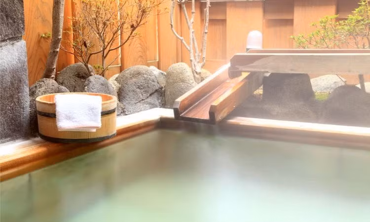 Một bệnh nhân lây nCoV cho 8 người khác ở nhà tắm công cộng. Ảnh: Twitter.