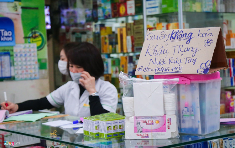 'Quay khong ban khau trang, nuoc rua tay. Xin dung hoi' hinh anh 8 8_zing.jpg