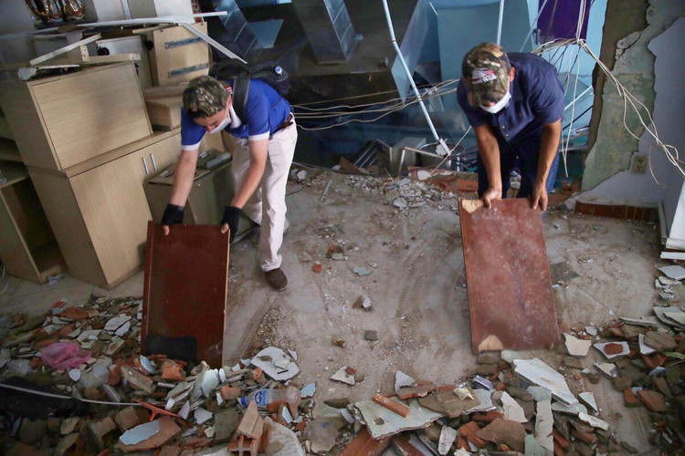 Nhà sập tan hoang sau vụ nổ ở Sài Gòn ảnh 10