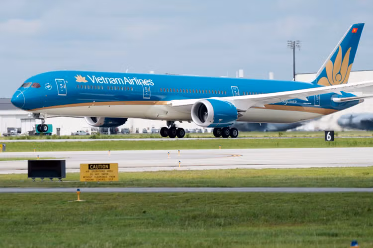 Hãng bay quốc gia Vietnam Airlines đã lỗ hơn 10 nghìn tỷ đồng