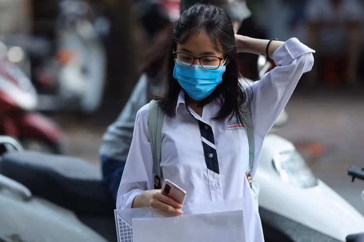 Đề thi Văn tốt nghiệp THPT 2020: Phù hợp với thực tế, điểm 8 – 9 sẽ rất ít - 1