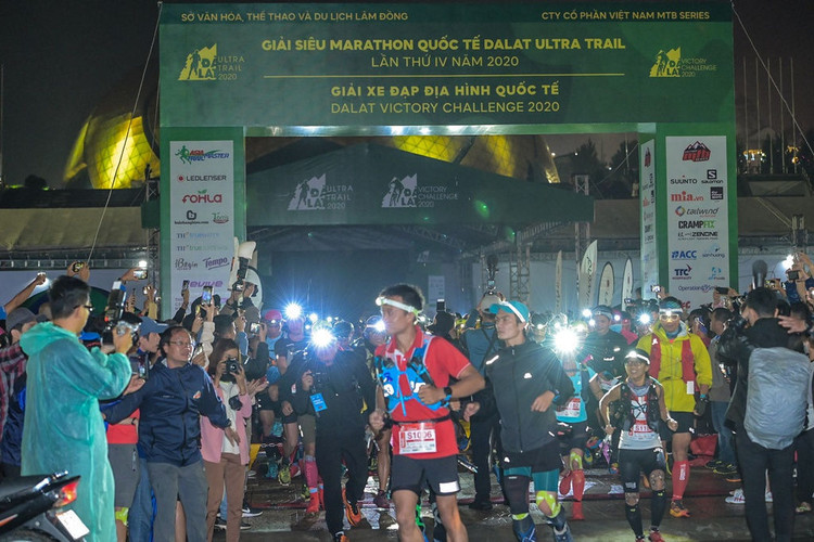 Lu cuon van dong vien dalat ultra trail anh 2