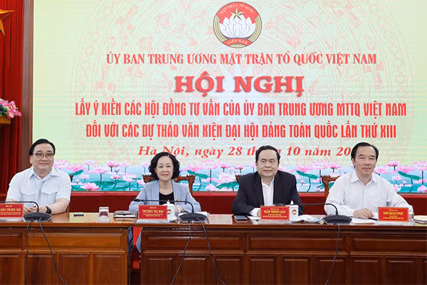 Góp ý Văn kiện Đại hội XIII: Chủ nghĩa quan liêu dung dưỡng nạn tham nhũng