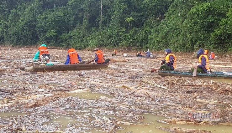 Thêm 1 thi thể nạn nhân vụ sạt lở Trà Leng tìm thấy cách hiện trường 3km