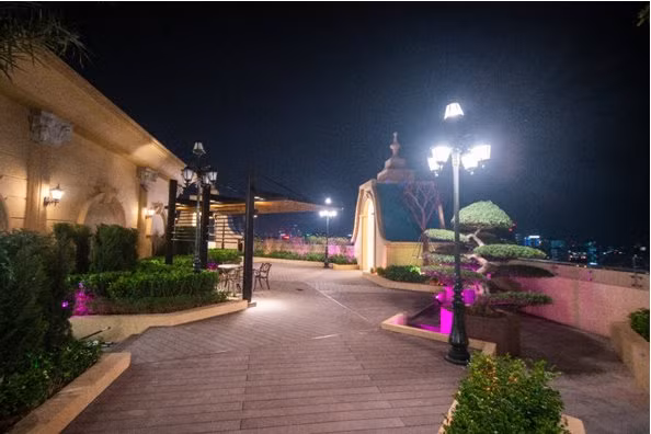 Không gian dạo bộ trên tầng cao tại D’. El Dorado I.