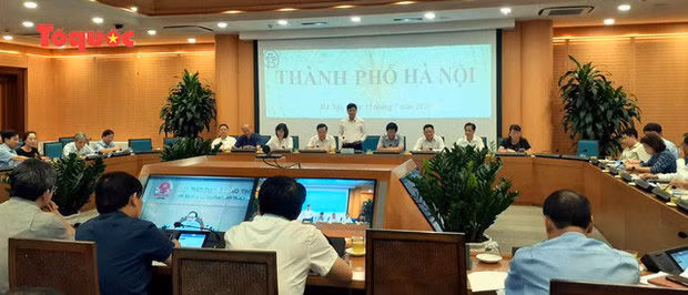 Chống gian lận thi cử do đeo khẩu trang, Hà Nội sẽ phát khẩu trang mới cho thí sinh bên trong trường thi - Ảnh 1.