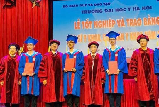 với những chương trình đào tạo đại học đặc thù kéo dài 5, 6 năm, khi tốt nghiệp, bằng bác sĩ của người học có thể tương đương bằng thạc sĩ. Ảnh minh họa.