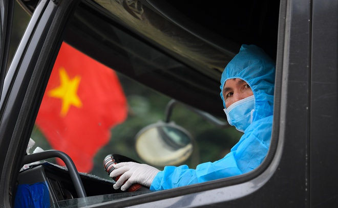 Them 4 ca moi, mot nguoi dua benh nhan den BV Bach Mai kham hinh anh 1 corona_viethung22.jpg