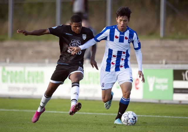 Văn Hậu chấn thương trong ngày Jong Heerenveen thắng Jong Willem II 9-1 - 1