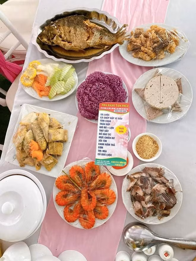 Nha hang bi bung 150 mam co cuoi anh 1