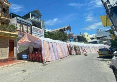 Nha hang bi bung 150 mam co cuoi anh 2